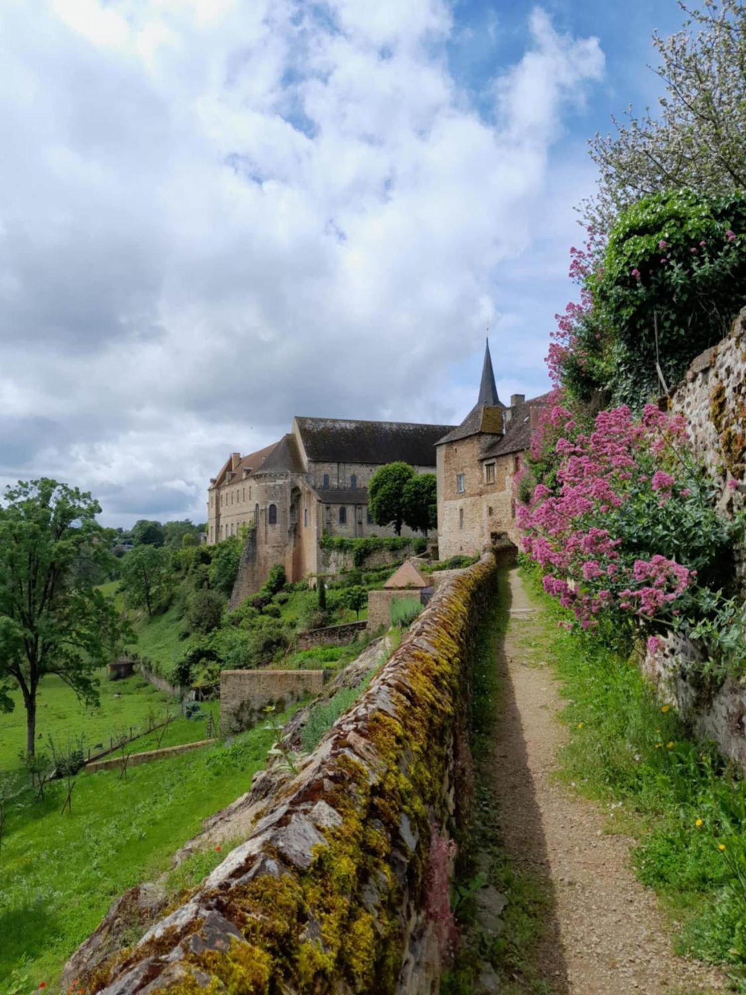 Gite "La Petite" Saint-Benoit-du-Sault Buitenkant foto