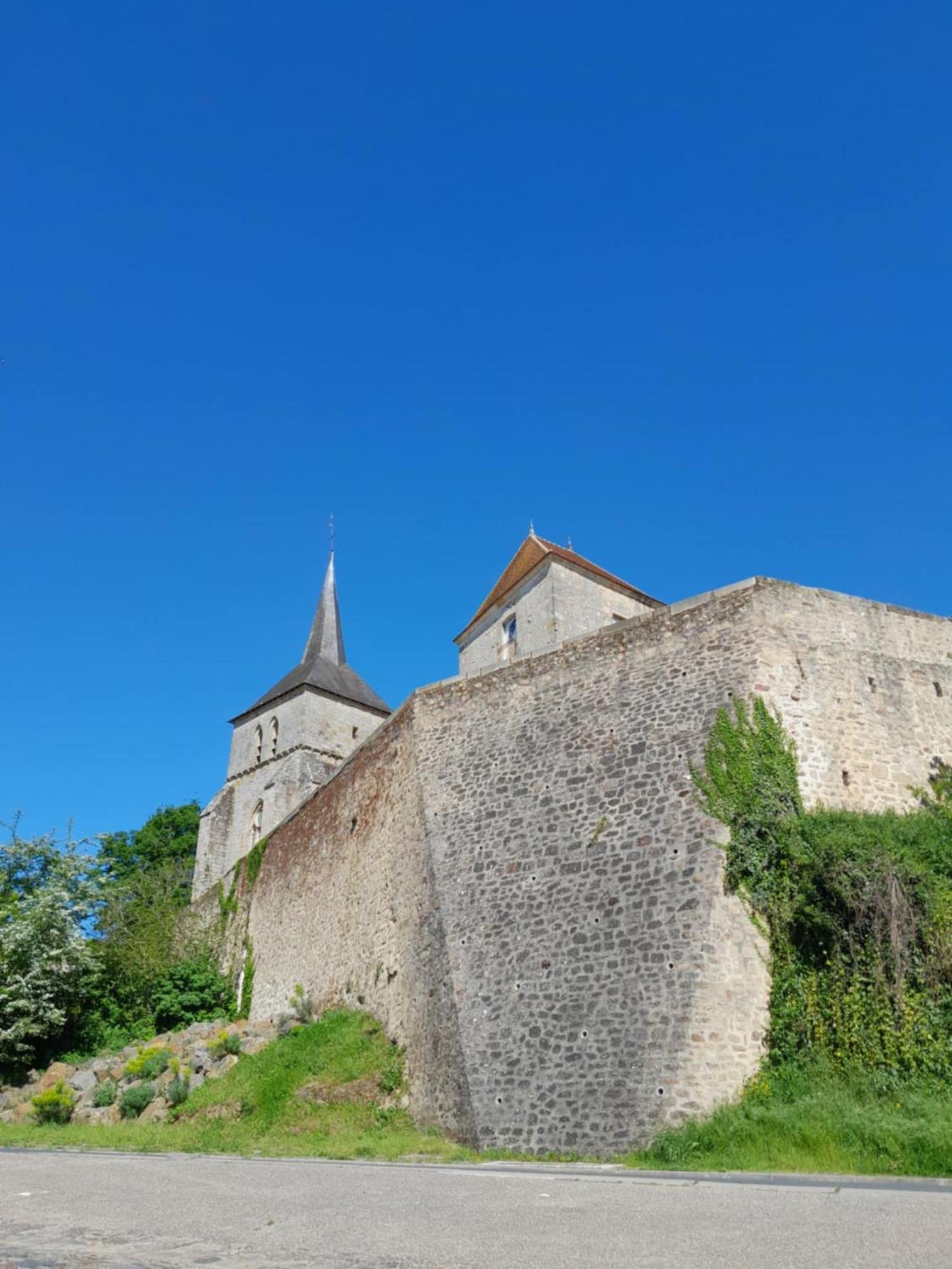 Gite "La Petite" Saint-Benoit-du-Sault Buitenkant foto